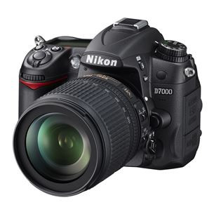 Spoguļkamera D7000 + 18-105mm VR lens, Nikon