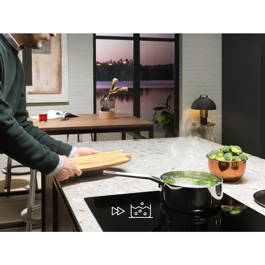 Electrolux 300. sērija, Hob2Hood, platums 59 cm, melna – Iebūvējama indukcijas plīts virsma
