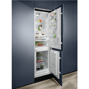 Electrolux NoFrost, augstums 177.2 cm, 256 L - Iebūvējams ledusskapis