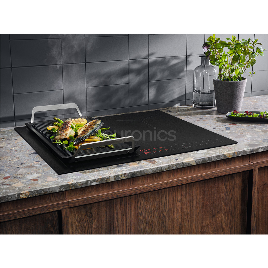 Electrolux 700 SenseBoil, width 58 cm, black - Built-in induction hob