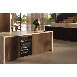 Miele, 32 pudeles, augstums 82 cm, melna - Iebūvējams vīna skapis