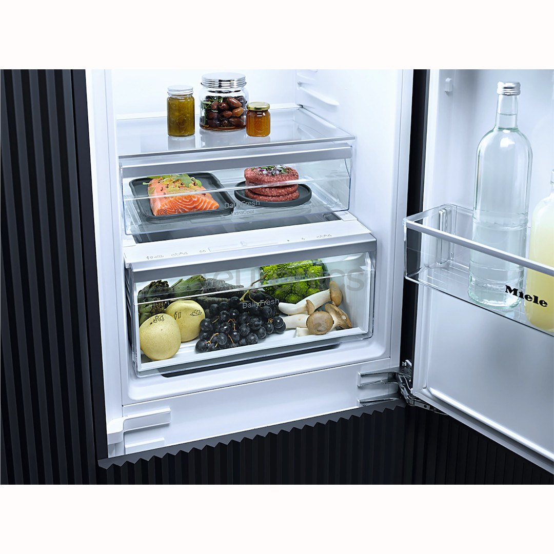 Miele, NoFrost, 260 L, height 178 cm - Built-in refrigerator