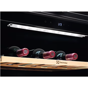 Electrolux 500 Series, 52 pudeles, augstums 82 cm, melna - Iebūvējams vīna skapis