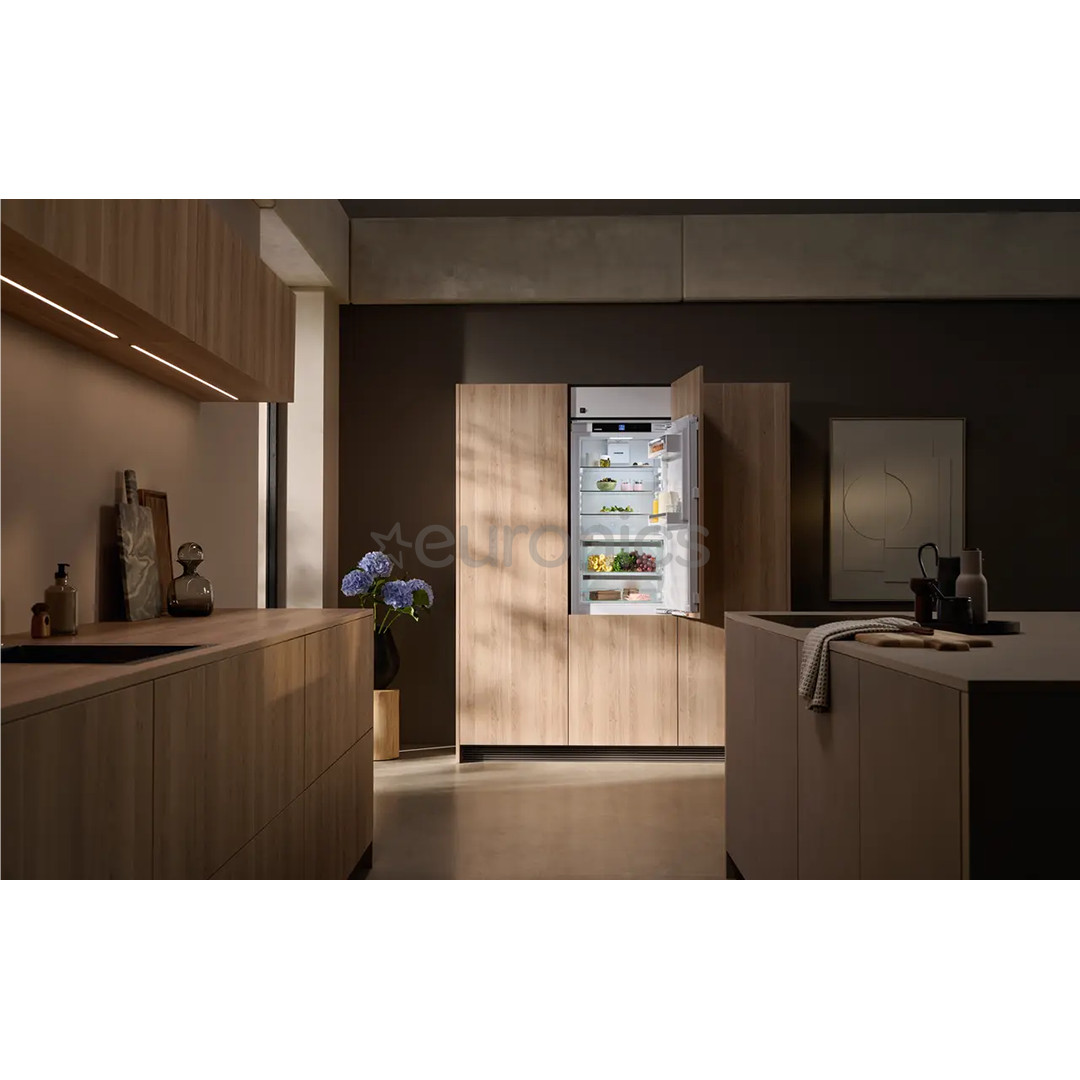 Liebherr Plus BioFresh, 255 л, высота 177 см - Интегрируемый холодильник