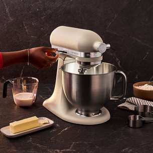 KitchenAid Artisan Plus, 4.7 L, bēša - Mikseris