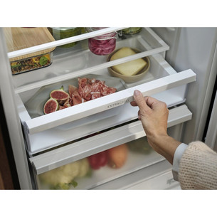 Electrolux 700 No Frost AI CoolAssist, 269 л, высота 189 см - Интегрируемый холодильник