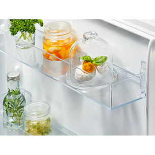 Electrolux 700, No Frost, 248 л, высота 178 см - Интегрируемый холодильник