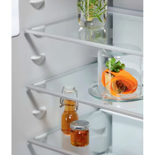 Electrolux 700, No Frost, 248 л, высота 178 см - Интегрируемый холодильник
