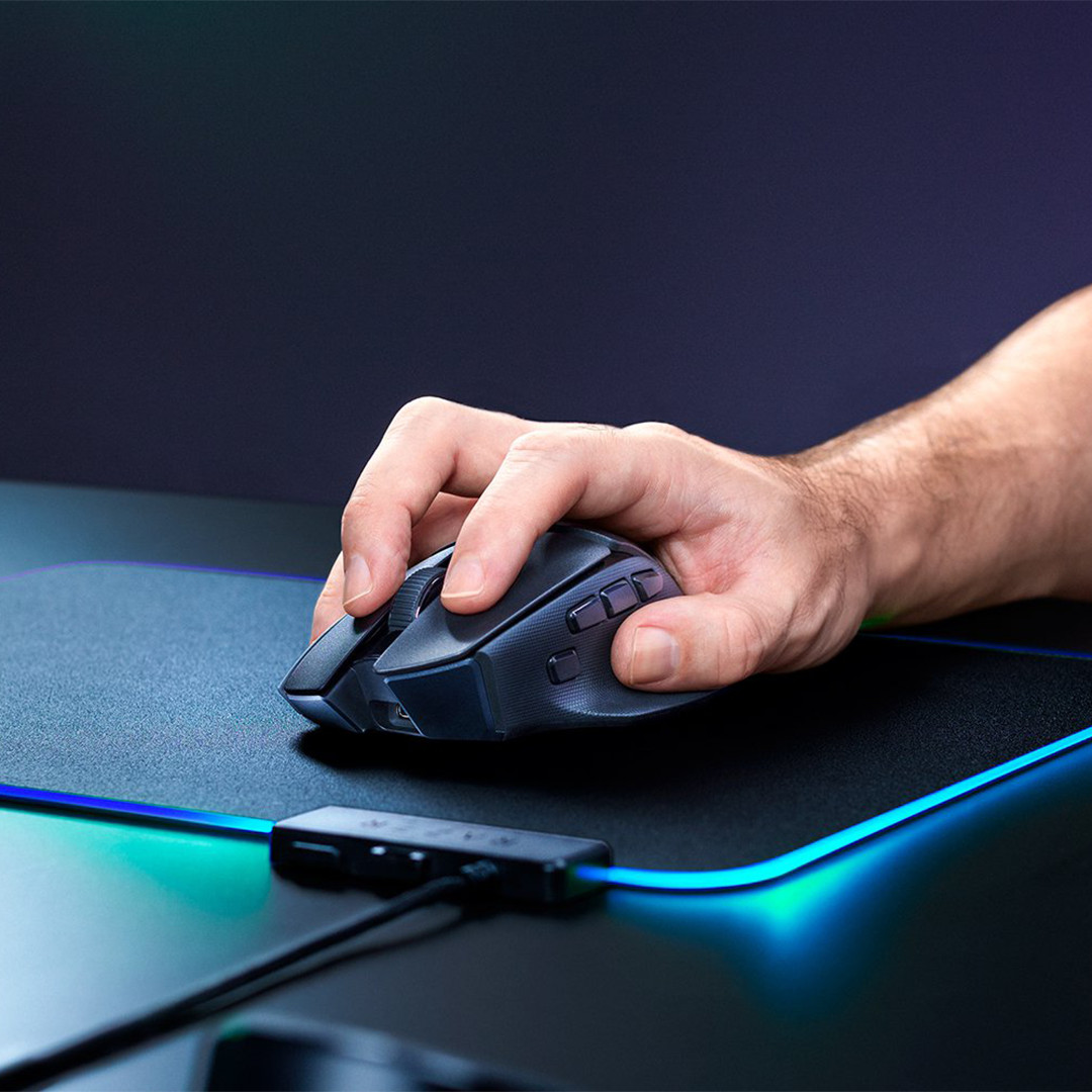 Razer Basilisk V4 HyperSpeed, melna - Bezvadu datorpele